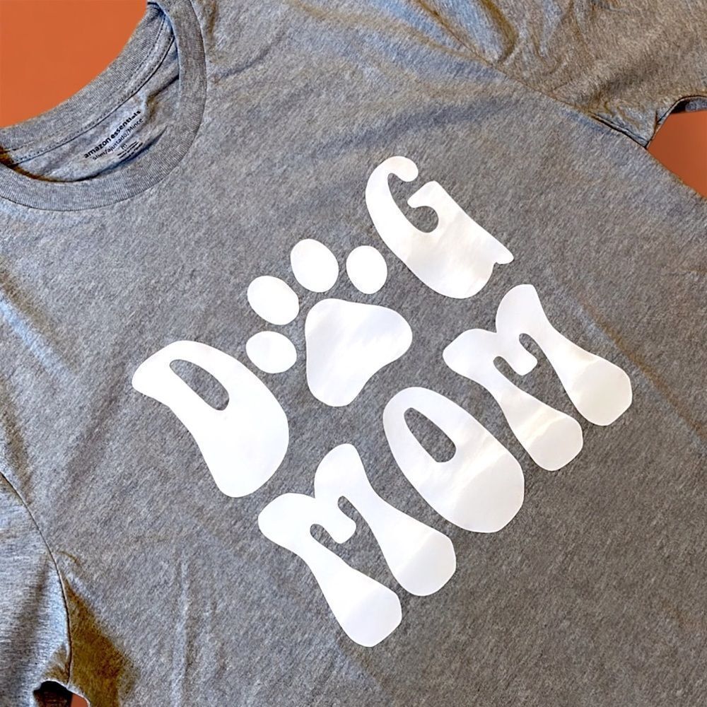 NWT Wool + Pepper Co. Groovy Letters DOG MOM T-shirt